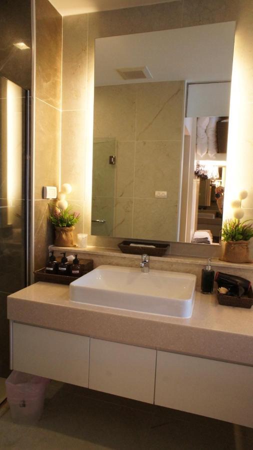 The Astra Chiang Mai Family Room Exterior foto
