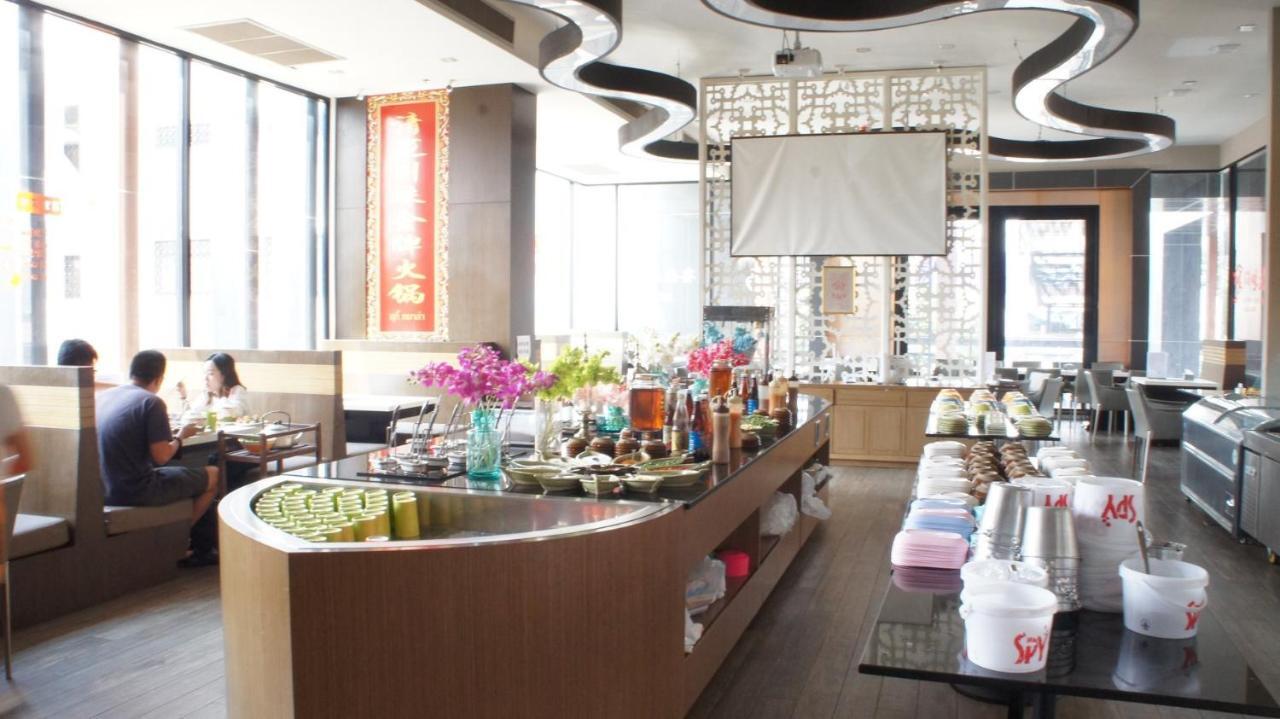 The Astra Chiang Mai Family Room Exterior foto